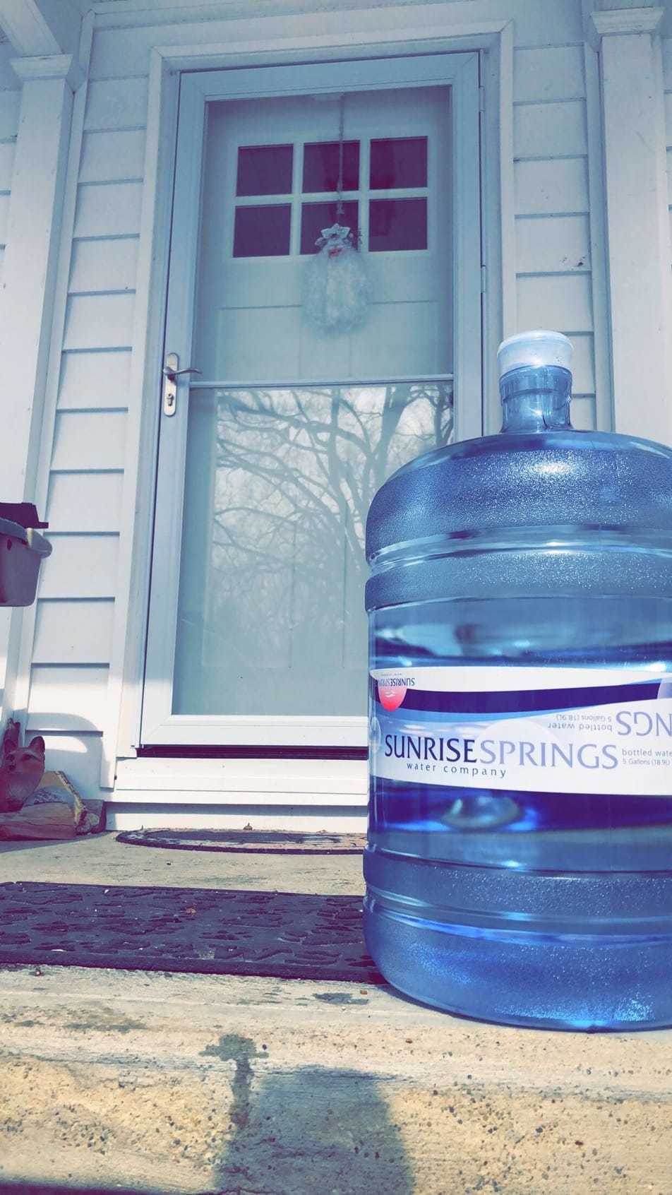 https://www.sunrisespringswater.com/user/files/bottled-water/door.jpg